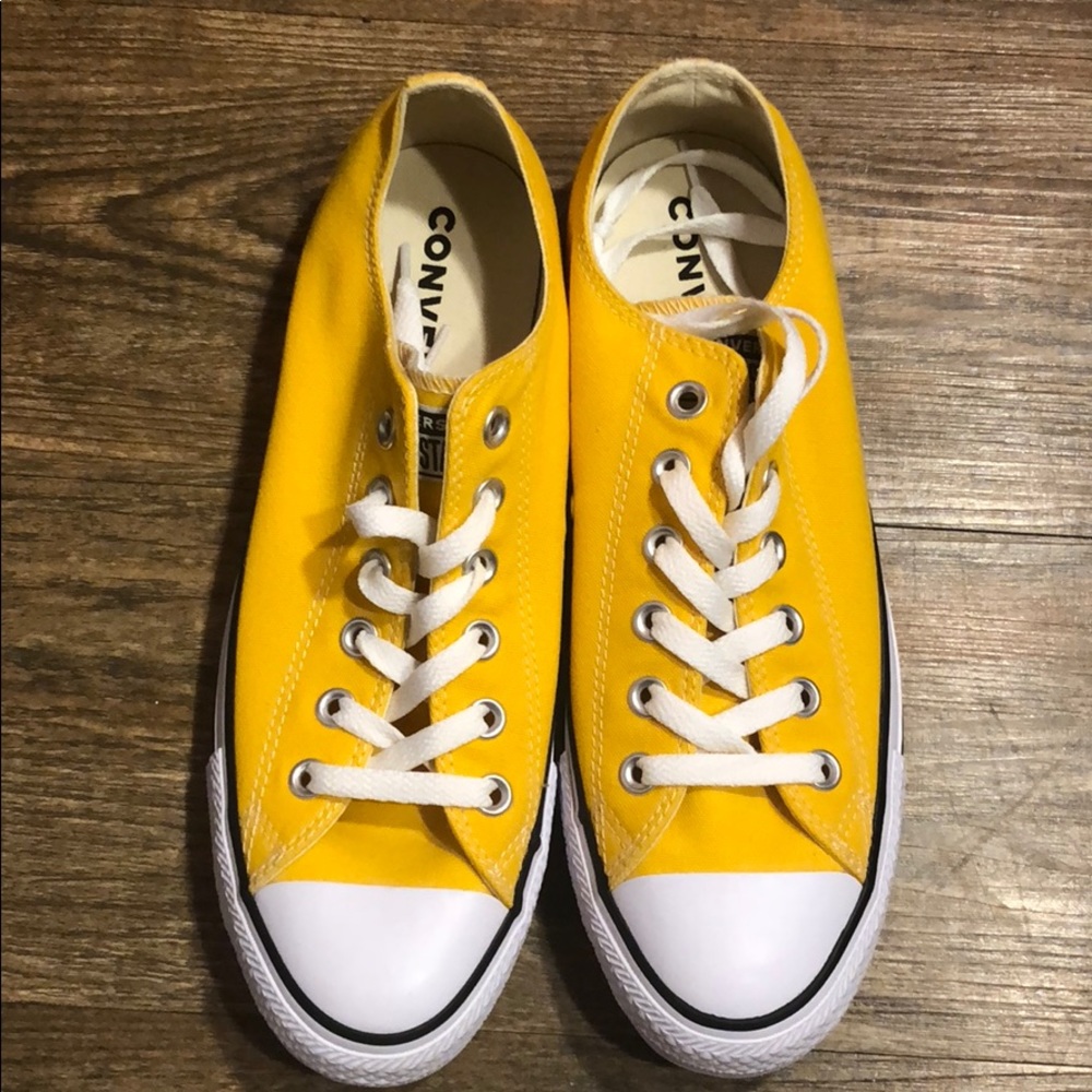 MENS YELLOW ALL STAR CONVERSE